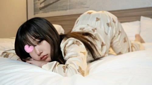 fc2-ppv 3199782【无码流出】睡衣中的女生 18岁真实少女 上半身男性淫乱的视角 低吟着的呼吸声非常可爱，感觉自己快发疯了