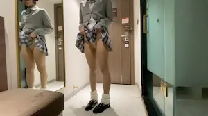 大神最新流出酒店约炮可爱小女友的色情视频，还是一个无毛的粉嫩鲍鱼