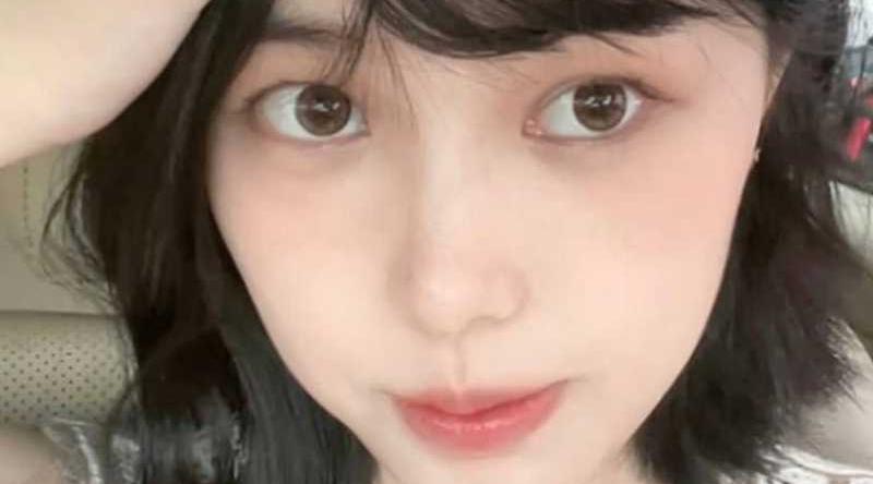 南京高校清纯校花 露脸自慰玩炮机 无套骑乘露骚穴 不雅视频全校疯传！