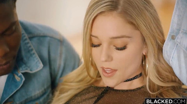 要毕业的丰满尤物小姐姐被男友邀请参加聚会没想到全是大鸡巴猛男，多根肉棒猛烈冲击好销魂，高清1080P原版无水印