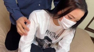 FC2-PPV-4661601 【完全素人妻】体质极为敏感的小茂人妻。他让她一次又一次地达到高潮，然后毫无疑问地在她体内射精。剧烈的推挤让她不停地抽搐。