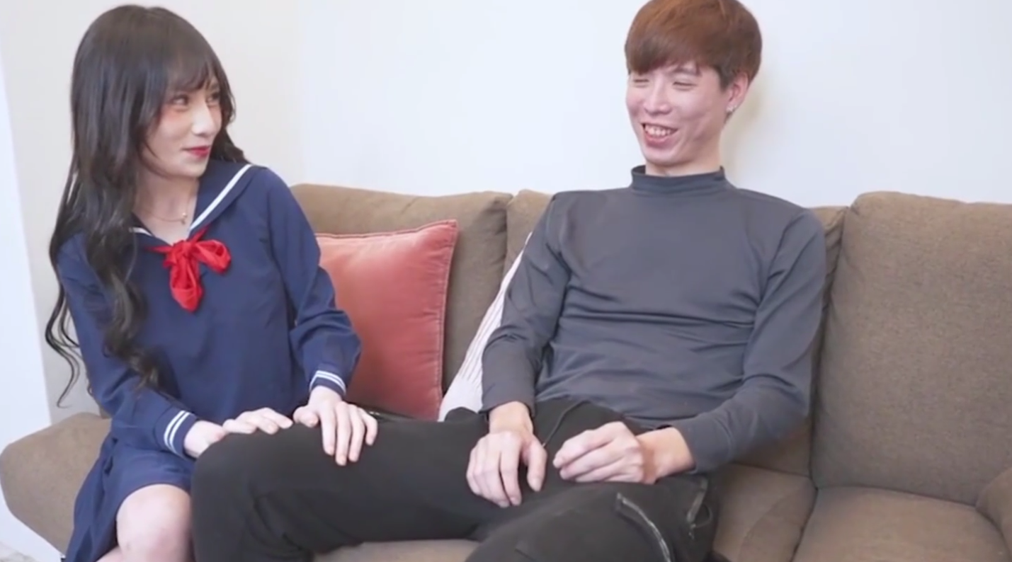 淫妻诱惑色堂弟 年节大解放 #天美传媒