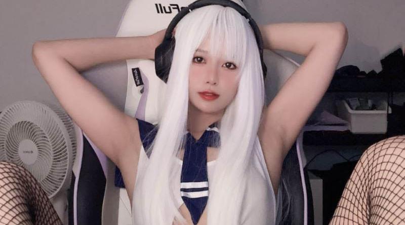 极品网黄福利姬 布丁大法 写真流出 化身白毛女友大秀丝袜美腿 白虎骚穴丰满翘臀堪称人间榨精器！