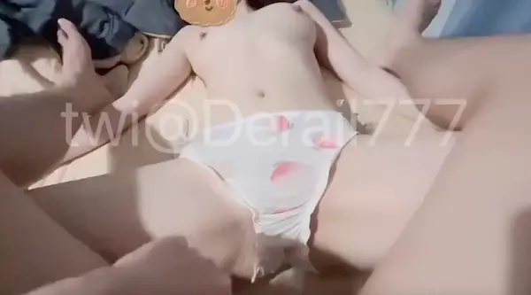 大奶D姐姐 下面好湿 啊啊 射给我 小骚逼跟我说想吃了 桃子内内 淫水直流 骚话不停