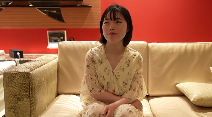 FC2 PPV 4833987【无码】 【低身長で地味なセフレとのハメ撮り】 ガク生の時に酔わせた勢いからセフレになったチョロい芋女。久々の再会を祝して中出し＆録画