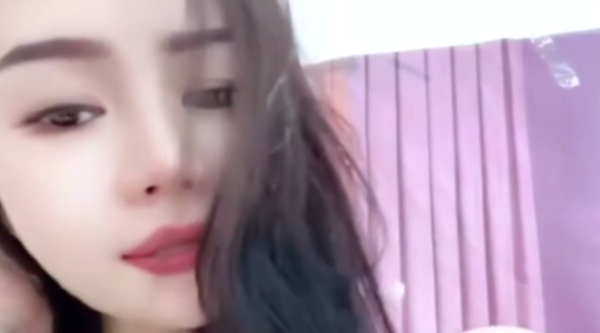 国产直播.高颜值女神盲盒系列-鱼鱼腿很长_美妆店美腿女神~塞跳蛋做美甲爽尿裤_回家狂插_4