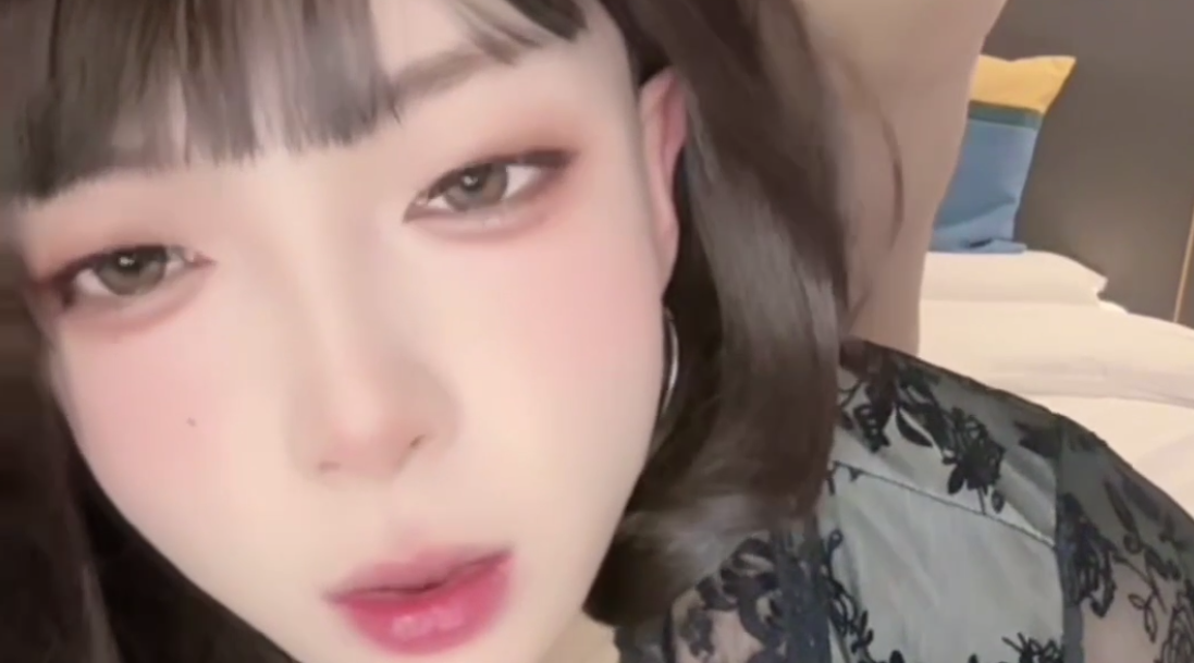 【CD】伪娘cdboboll红底高跟黑丝连裤袜