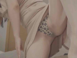 桥本香菜 - 饥渴人妻变身S属性调教正太,女王色诱挑逗,风韵豹纹黑丝,扮演妈妈小穴榨精