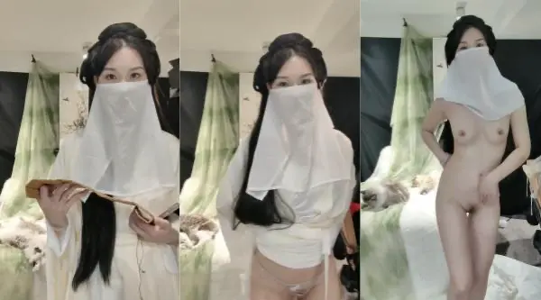 古风装扮小姐姐！性感诱惑别有风味！撩起裙子扭腰摆臀，脱光光自摸骚穴，从下往上视角，逼里还塞着棉棒