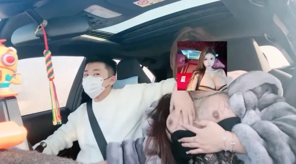 北京Ts恩恩：飞机上露出旁边有商务男好刺激，下了飞机，在网约车上被司机口了