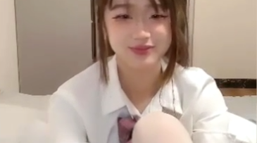 国产直播.高颜值女神盲盒系列-【辣条公主】极品小美女下海！脱衣热舞展示少女好身材_3