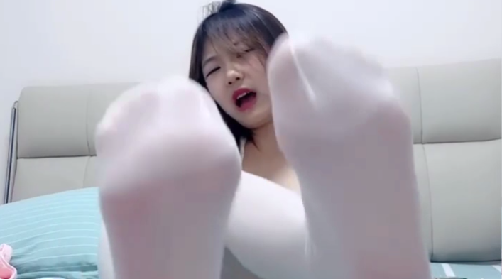 国产直播.高颜值女神盲盒系列-【小伊】校花快被干哭了啪啪狂操！爽的嗷嗷叫