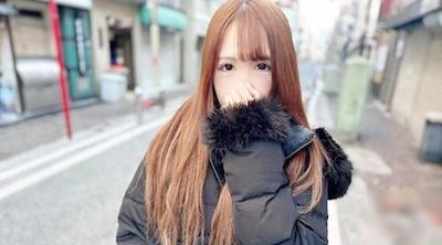 FC2-PPV-4633282 我叫住了一位在街边美容院工作的苗条美女，直接把她带到了酒店运动中锻炼出来的腹肌随著老男人的肉棒抽插而颤动起来，“啊啊”