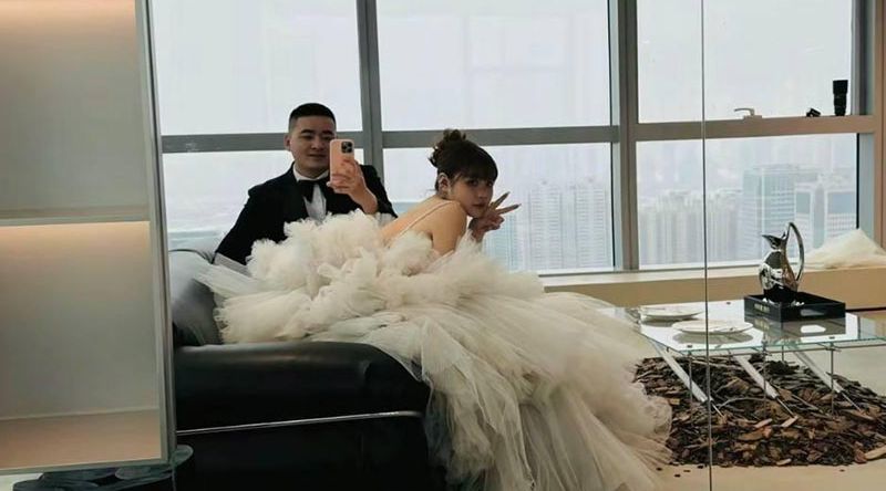 陕西宝鸡新婚夫妇 老婆约炮视频意外泄密 卫生间偷情站立后入！