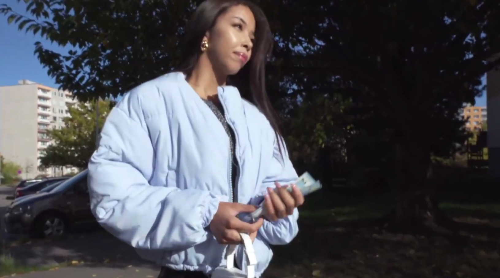 你会给什么来操她热丝滑的阴户？？