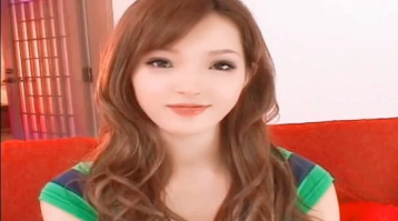 【无码流出】【史上最美御姐之一】撸点极高，绝美脸蛋儿，妖艳妩媚 女人味十足，紧身牛仔裤破个洞口，两个猛男插一会白浆冒出来