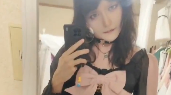 【男娘】Niki_Tivia对镜自拍撸管