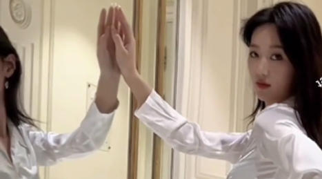 国产写真.唐安琪无内交叉式吊带丝袜清晰露毛 没穿内裤很性感