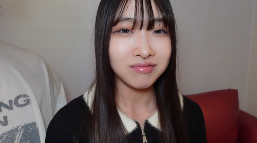 FC2 PPV 4833206【无码】 ※芋女発掘【初・無】金欠で困り下着生脱ぎJDを勢いでハメ撮り交渉。野外フェラからの大量ハメ潮。最後はびしょびしょマ〇コに特盛中出し。。