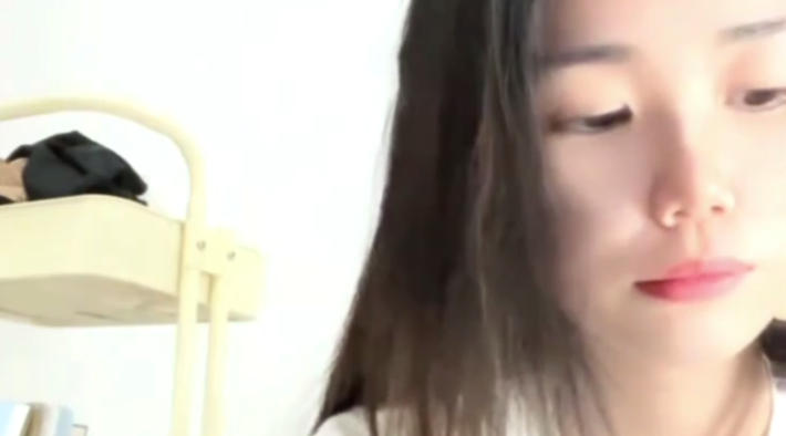 给你草莓 人气女神大黑牛自慰呻吟