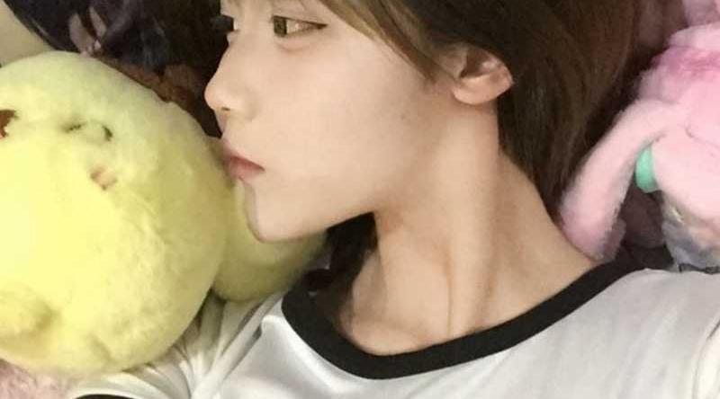 枣庄萝莉母狗 冯婧娅 被大神哄骗500元线下约炮 结果骚货不光来姨妈还不给口交 能看不能操只好看B撸管了！