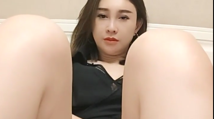 国产直播.高颜值女神盲盒系列-杭州美少妇，【少妇可同城可空降】，首次带跳蛋逛商场，玩得好刺激湿了一大片，回家赶紧无套内射-v5