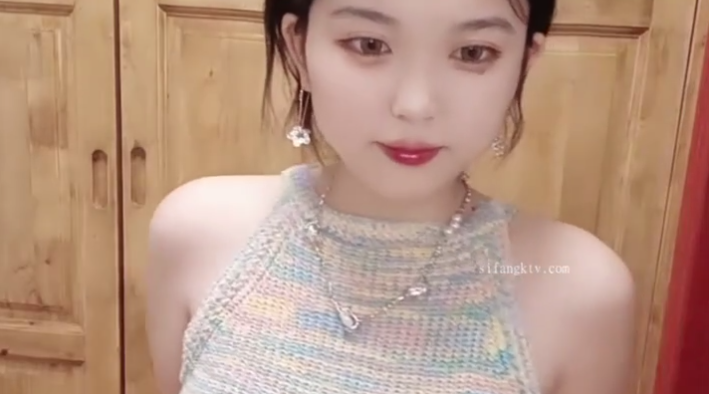 国产直播.高颜值女神盲盒系列-新人！大学生下海~又骚又漂亮~【贝贝】美乳爱心奶~爱了，青春气息扑面而来，兄弟们动心吗-v2