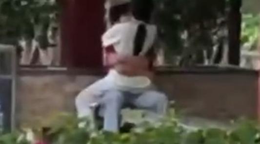 广东食品药品职业学院 情侣野战偷拍曝光 从白天操到晚上 年轻人逼瘾是真大啊！