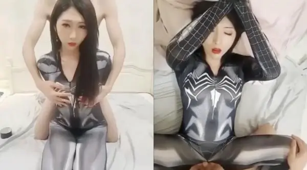 漂亮伪娘吃鸡啪啪 被小哥哥操的呻吟连连 口爆吃精 自己小鸡鸡也被小哥哥抠着骚逼撸射了