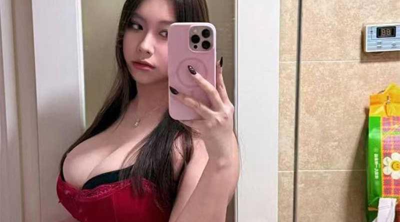 抖音网红 小灿健身版 最新私拍福利 核弹级巨乳激情裸舞 疯狂甩奶屏幕装不下啦！