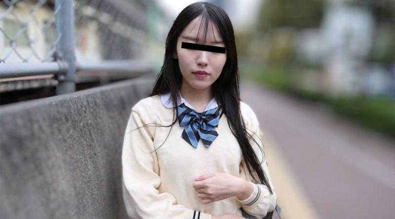 10musume_081425_01【无码】 在火車上對穿制服的女孩惡作劇 山下萌香