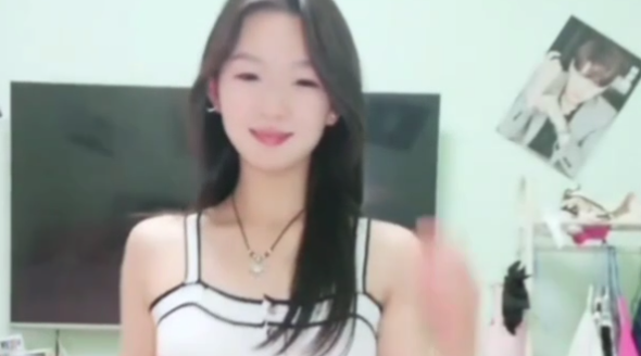 爱吃草莓_邻家女孩清纯嫩妹_热舞狂插自慰