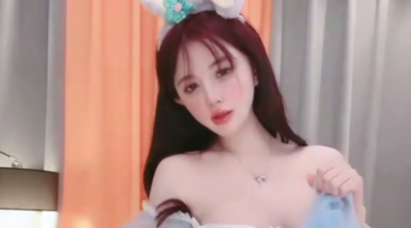 少女椰子_禾書也_女神尺度大开~道具自慰爆浆