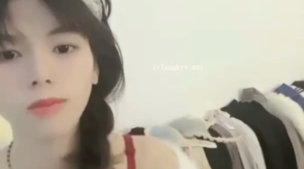 清纯女神~绿播下海~【摇一一】黑牛跳蛋自慰~爽的一逼~美呆-原版高清无水印