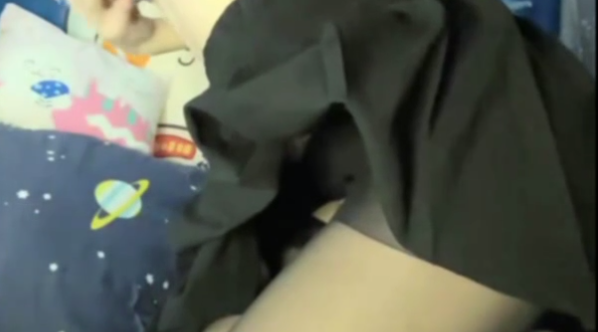 乖乖小白兔 卡哇伊极品美少女！JK装开档丝袜！多毛骚逼塞跳蛋，近距离特写