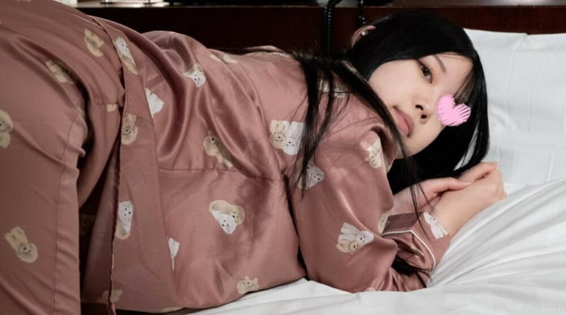 FC2-PPV-4462217 睡衣 黑色长发 JD Miho-chan (21) 管理干净性感，但长手指很色情。