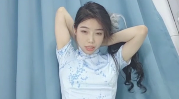 湿湿_极品大长腿骚母狗_原画质高清_绝顶丝腿~~翻白眼~完美丝臀丝足~道具自慰喷水