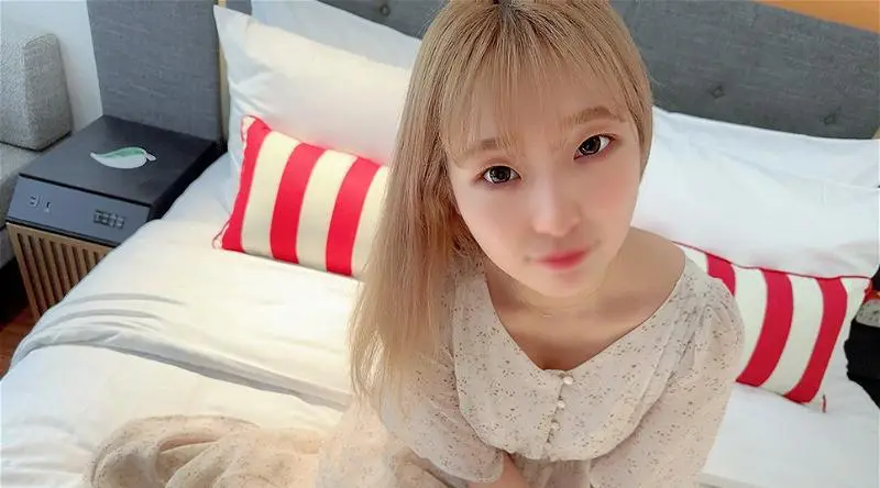 FC2-3601969 两年E罩杯金发美女职业女性今日利用柴火休息室窗外，与大量精液发育性交。