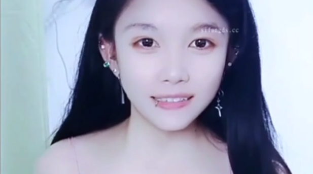 月亮女王_重口味性奴_母狗肉便器_滴蜡插菊花_风油精灌逼