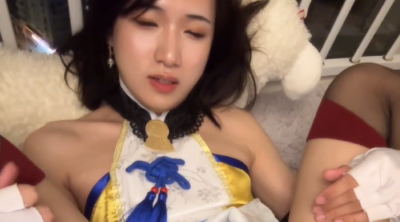 【TS】“老公操我..插烂我...奖励你射..大鸡巴干我” 直男操国产男娘～ 对白淫荡搞笑