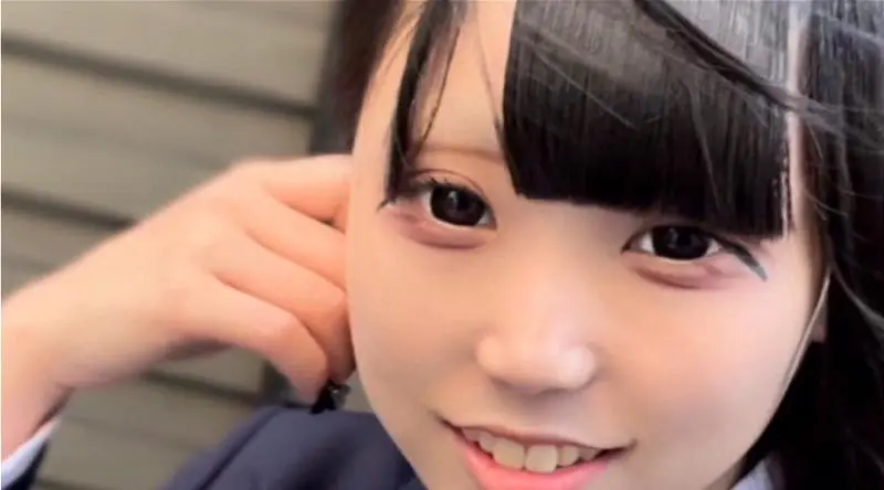 FC2-4077629 红羽，男人心中的笑点地下偶像！ ！ 18岁美穴美臀修学旅行途中新鲜J○集体授精！ ！