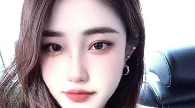 河南舞阳寂寞少妇 张钰琪 老公外出寂寞难耐找炮友裸聊 拍自慰视频供网友欣赏 结果被嫌弃逼太松！