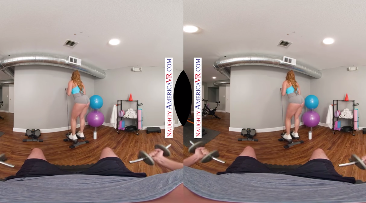 丰满的宝贝斯凯拉·斯诺（Skylar Snow）希望您在更衣室锻炼她紧绷的阴户