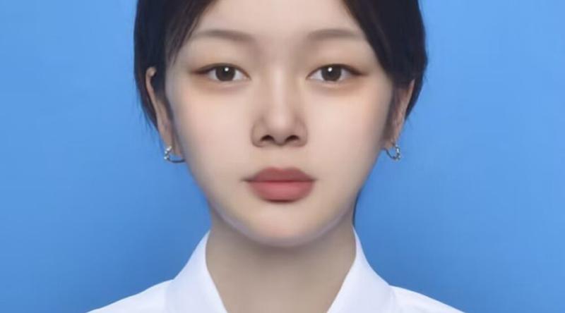 重庆21岁少女 郑芙蓉 从邻家清纯女孩沦为裸贷母狗 才两千就把露脸自慰视频卖了！