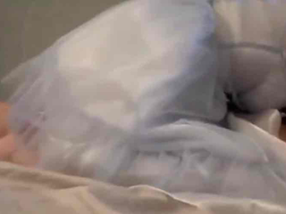 漂亮萝莉美眉,不许录像 想不想老公操你,身材娇小皮肤白皙,大奶子大乳头,在家被小哥无套输出,娇喘不停