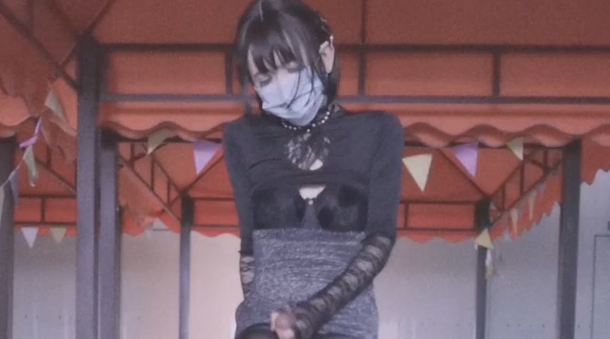 【男娘】推特@xixiyaxixi1刚下完雨的夜晚，无人在意的角落，露出开始了