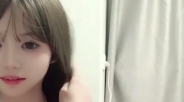 女大学生 激情抖奶 道具狂插