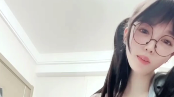 【糖心蛋蛋】双马尾清纯校花下海_脸逼同框跳蛋自慰