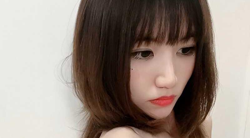 抖音网红 蜜汁叉烧包 定制福利视频流出 戴上狗链讨金主欢心 还露胸掰穴扣逼自慰玩勾引！