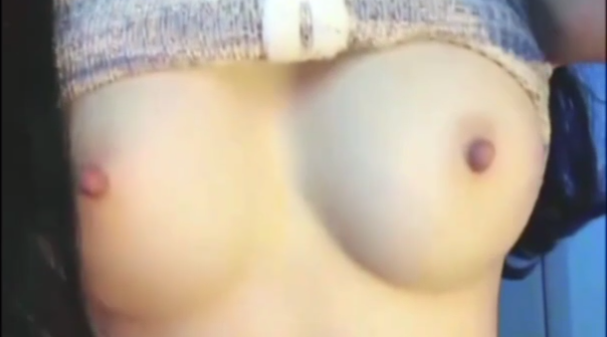 极品人间尤物精彩大秀，露脸直播真她妈骚啊，丝袜诱惑美乳翘臀